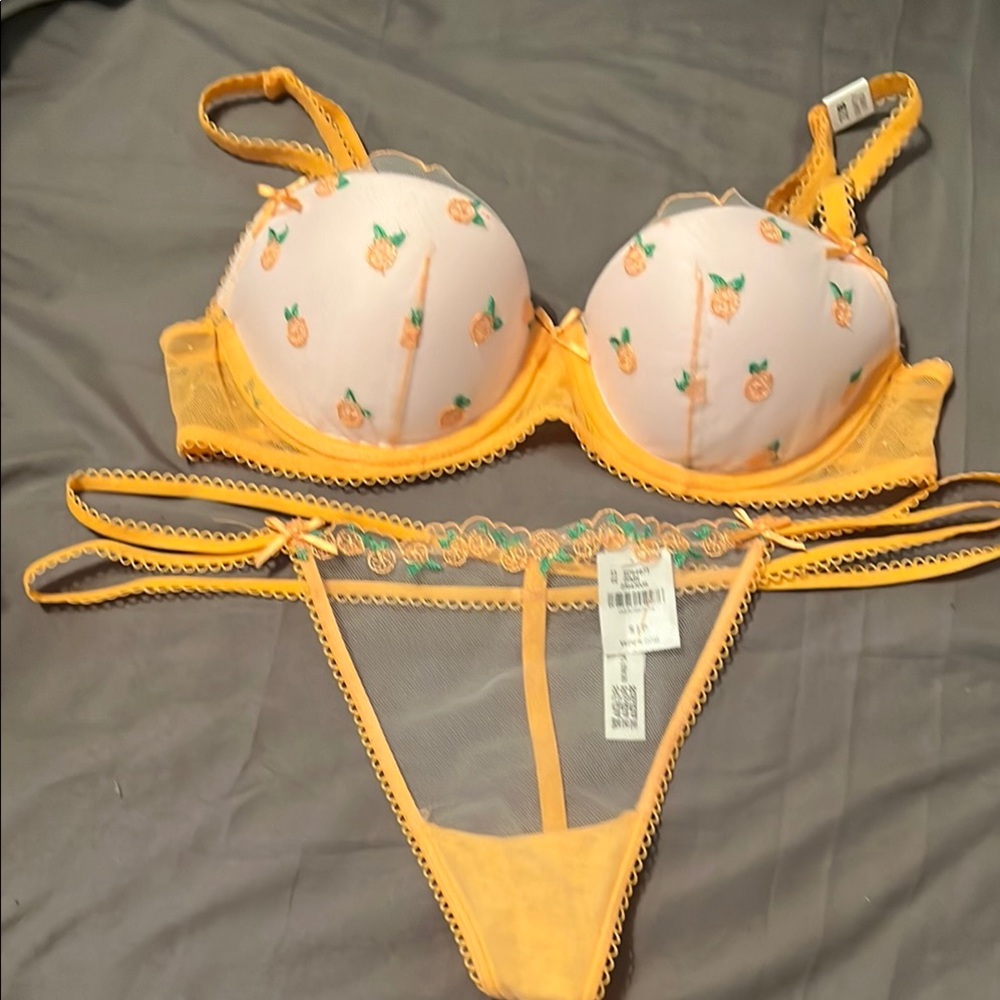VICTORIA’S SECRET Yellow and White Pineapp Embroidered BRA and PANTIES